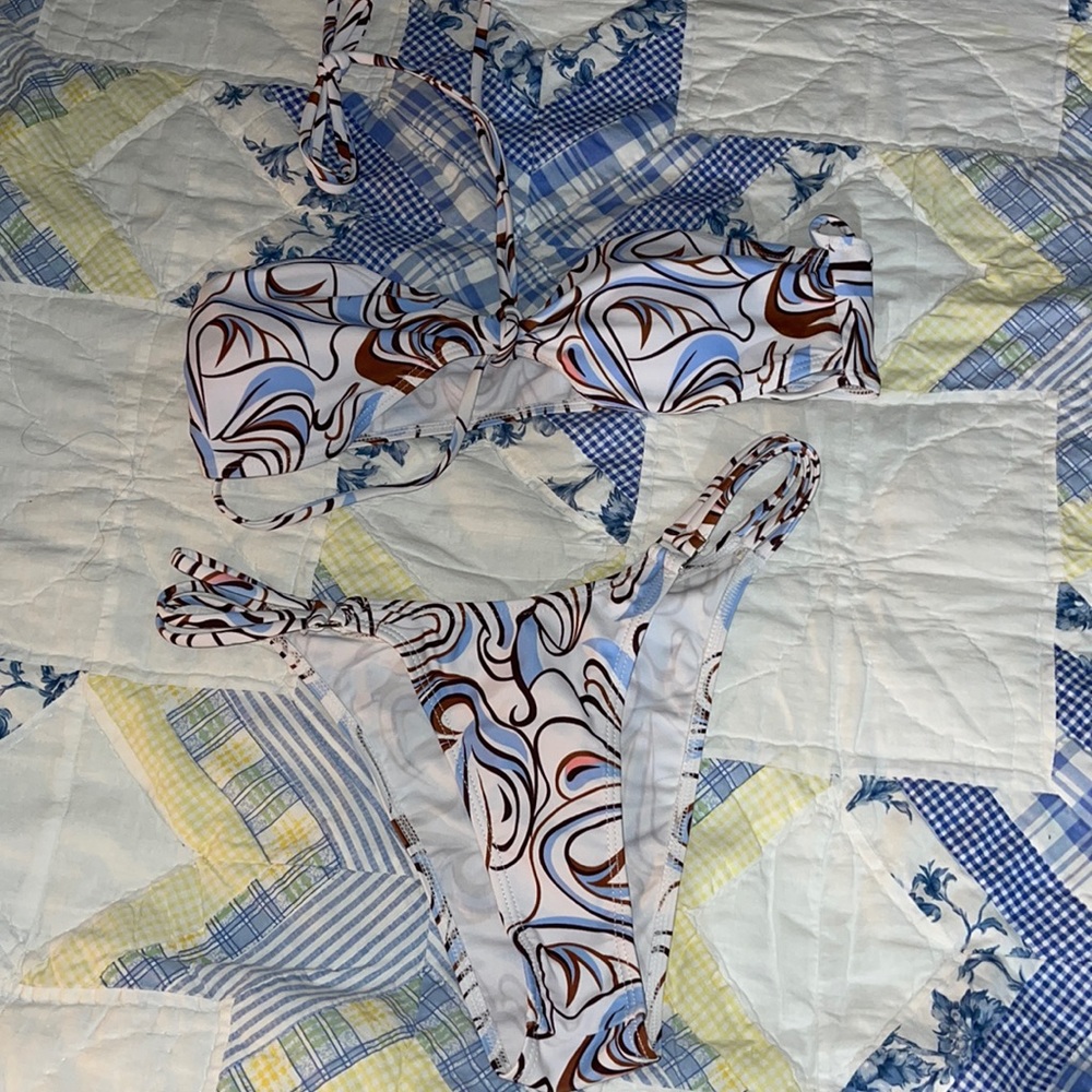 Showing abstract Bathing suit